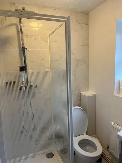 Beautiful 4 Bedroom Home 3 Bathrooms, Excellent Location, Family, Group, Corporate, Contractor Thamesmead  Verenigd Koninkrijk